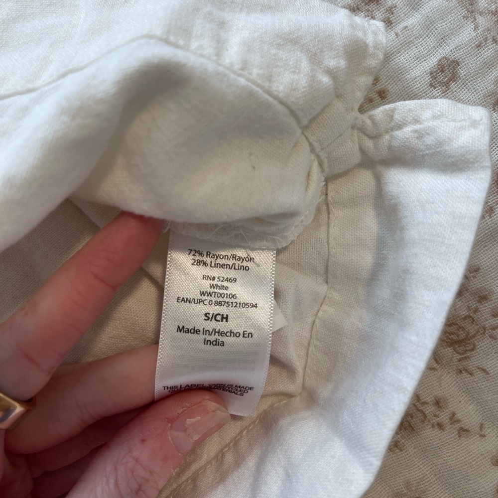 White Short-Sleeve Button-Up Shirt - Picture 3 of 6